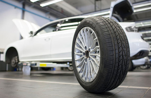 正確的輪胎氣壓是什么，在哪里可以找到？ 